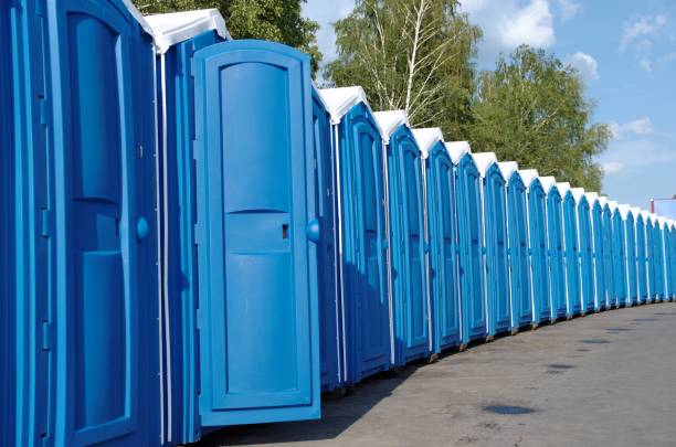 Best Porta potty rental near me  in Kirtland, OH